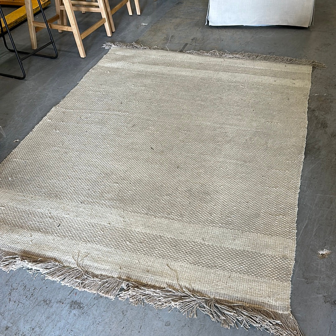 Natural color 5x7 rug