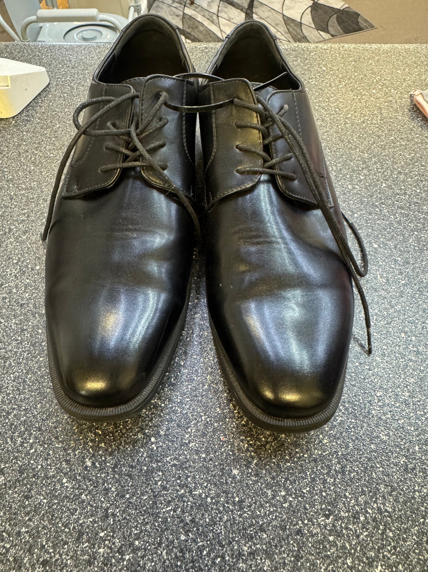 Men’s dress shoes size 10.5