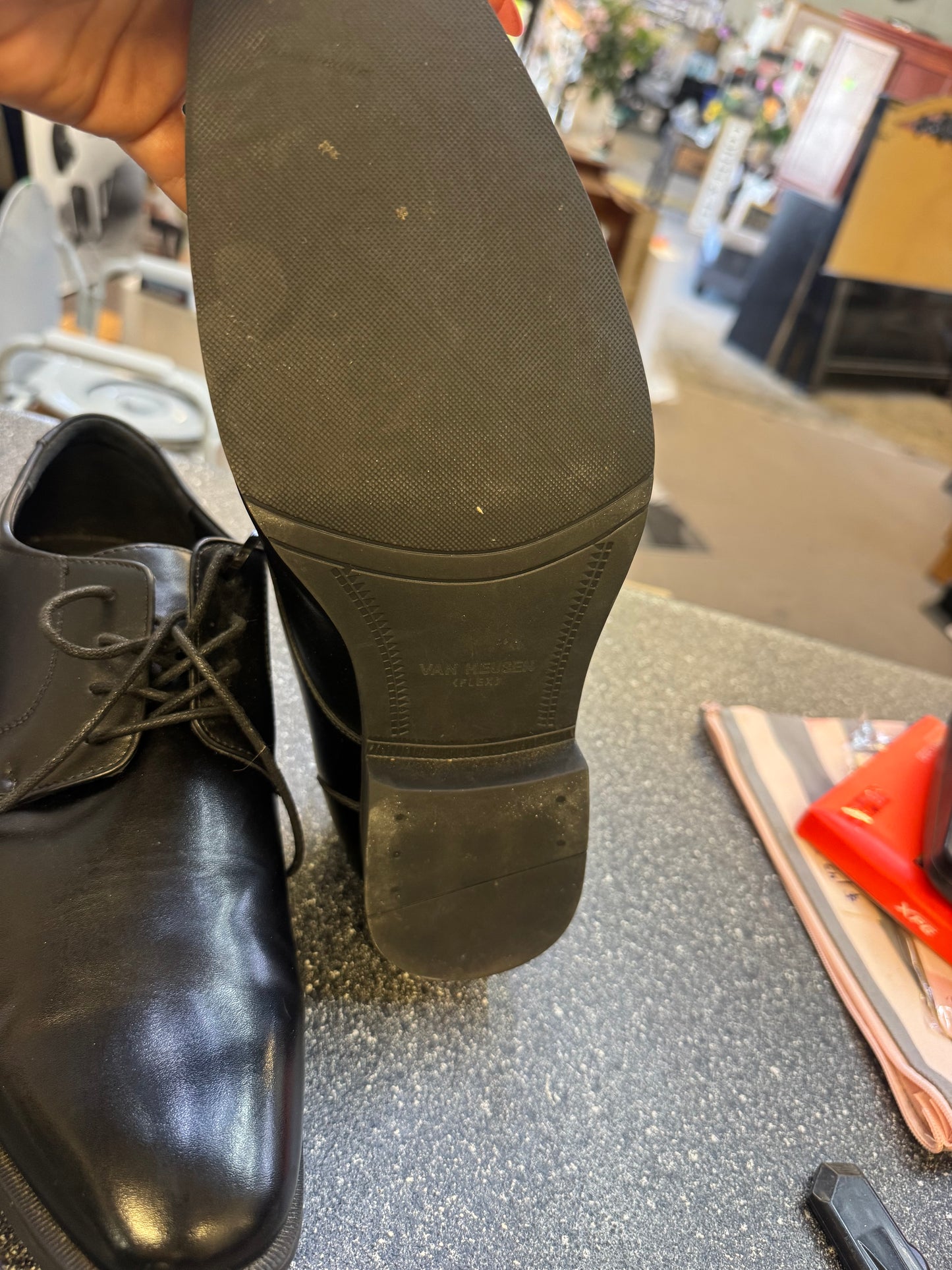 Men’s dress shoes size 10.5