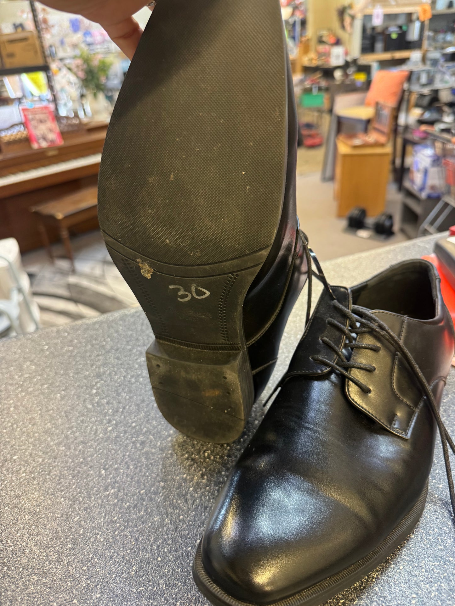 Men’s dress shoes size 10.5