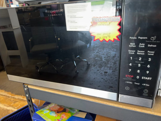 Frigidaire microwave 2.2 cb 1500 W new counter top