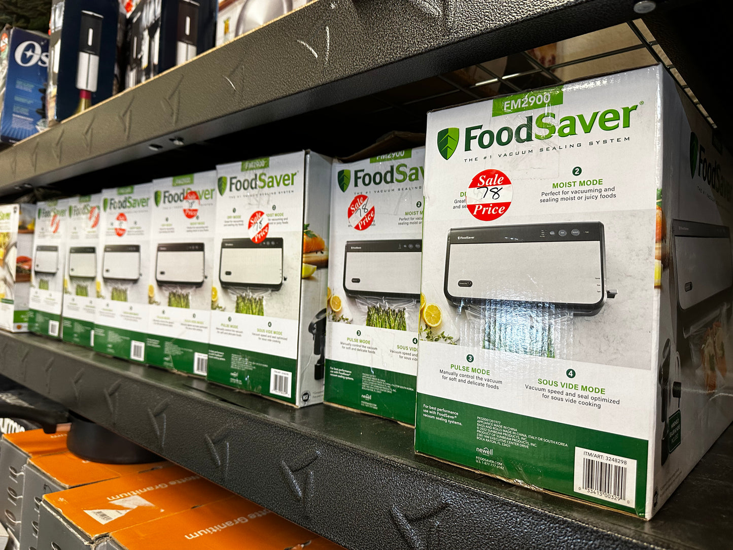 Food saver FM2900 with attachment